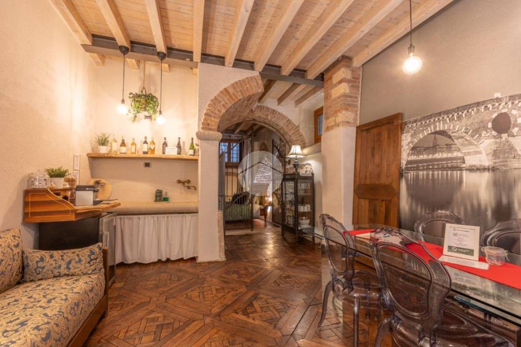 Appartamento in vendita a Verona vicolo Ponte Nuovo, 8