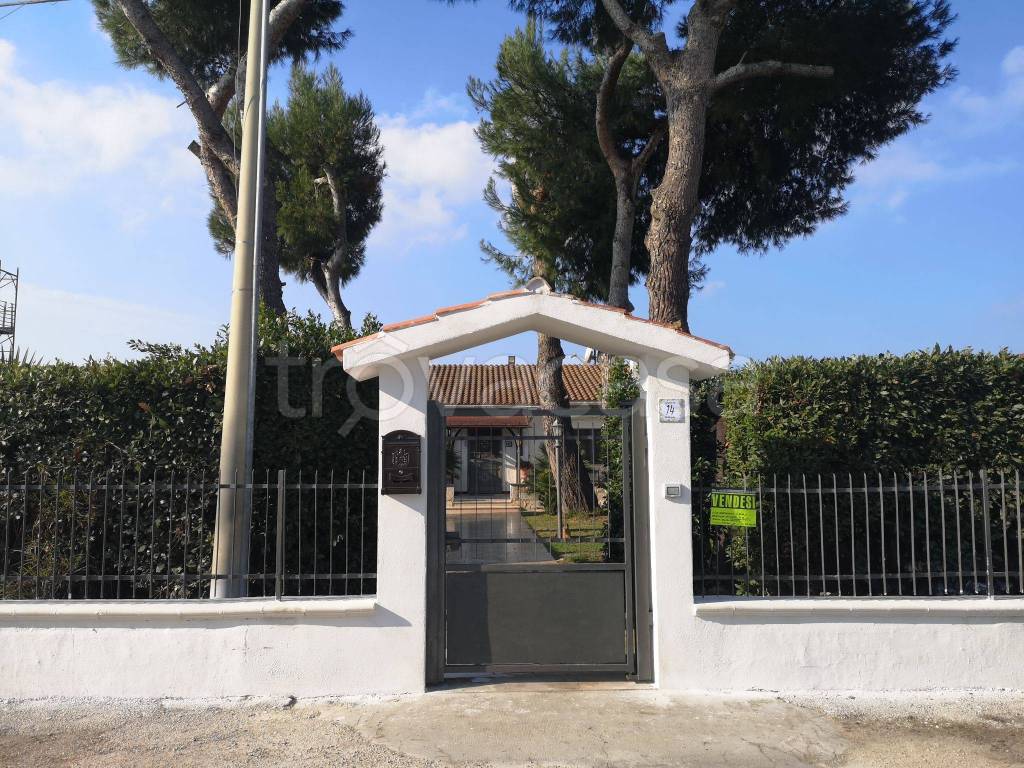 Villa Bifamiliare in in vendita da privato a Manfredonia località Sciali, 14