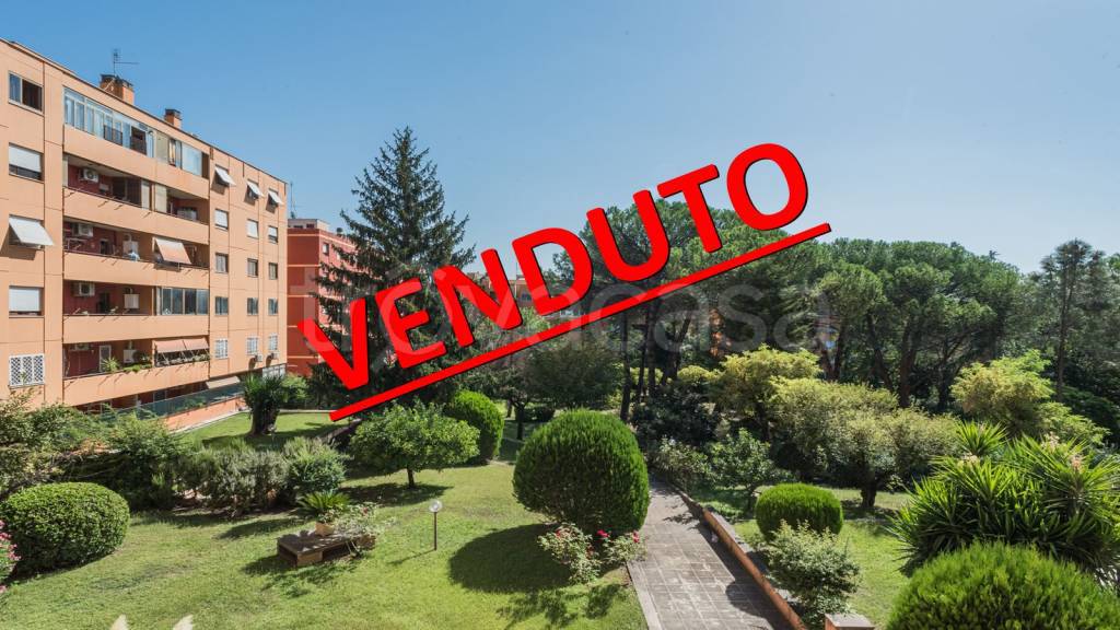 Appartamento in vendita a Roma via Tina di Lorenzo