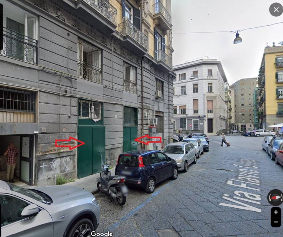 Negozio in affitto a Napoli via Flavio Gioia