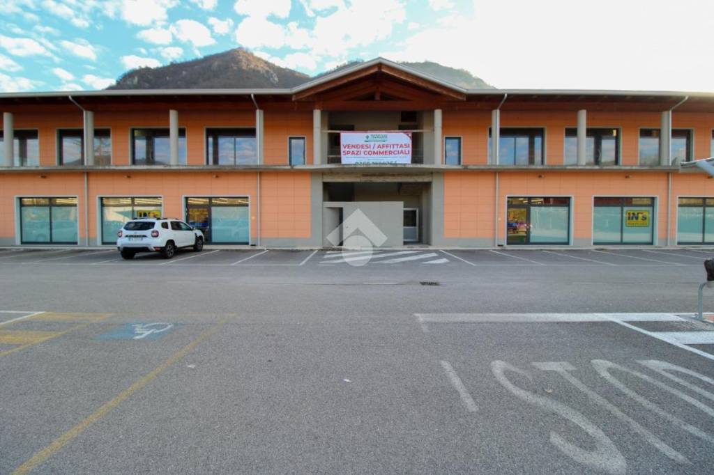 Ufficio in vendita a Sabbio Chiese via Della Rasa, 3