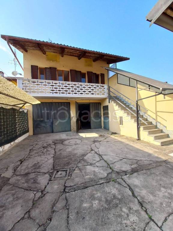 Villa Bifamiliare in vendita a Chivasso via Sant'Anna, 51