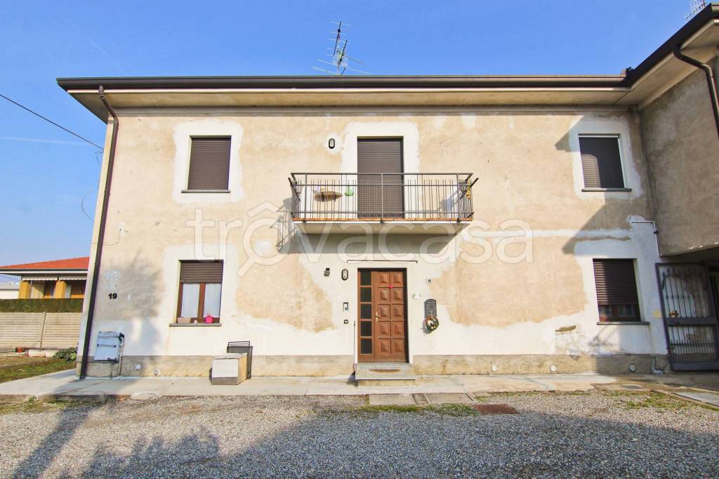 Villa Bifamiliare in vendita a Misinto via Birago, 19
