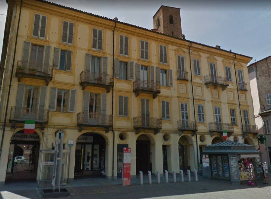 Ufficio in affitto ad Alba piazza Risorgimento