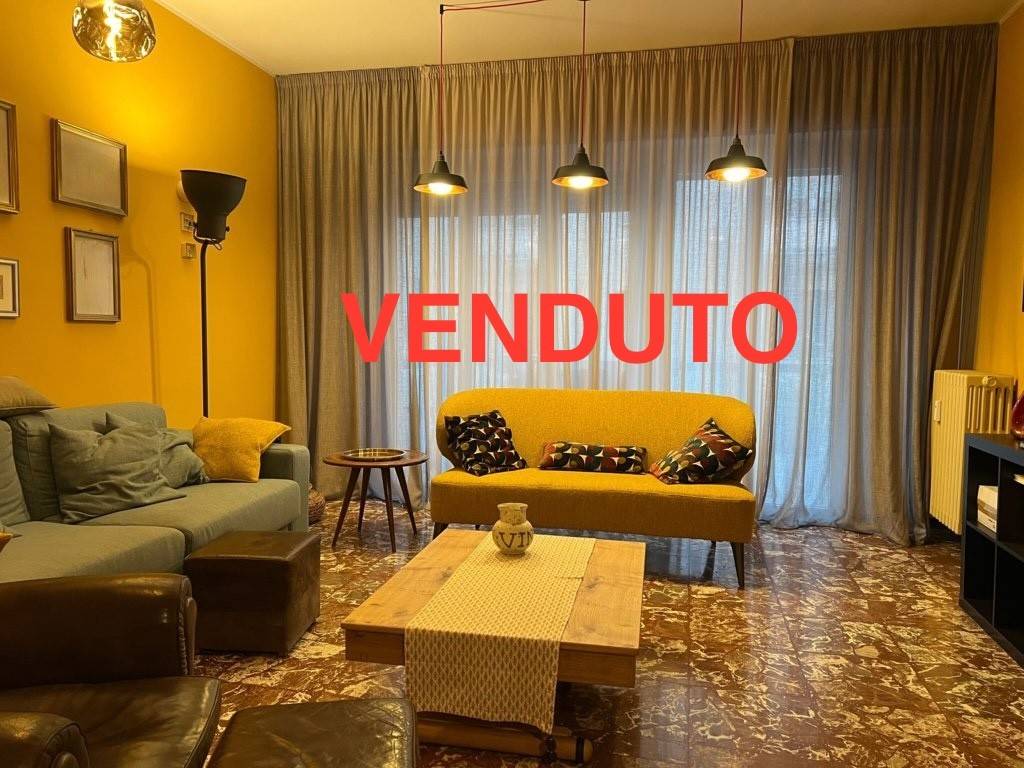 Appartamento in vendita a Torino via Mombasiglio, 14