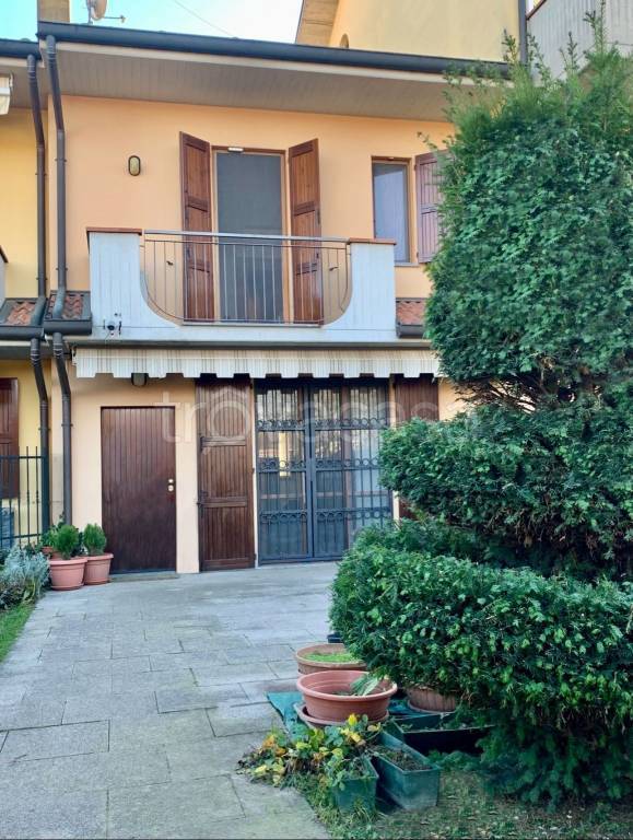 Villa a Schiera in in vendita da privato a Cavenago d'Adda via Arialdo, 9
