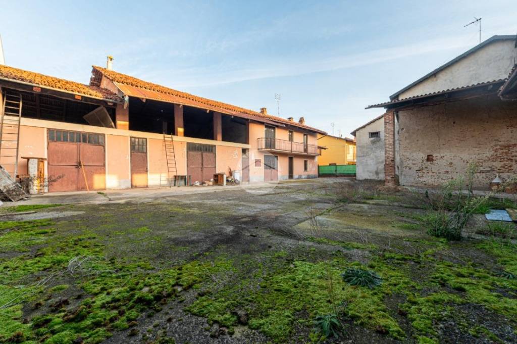 Casa Indipendente in vendita a Cherasco via conti petitti, 167