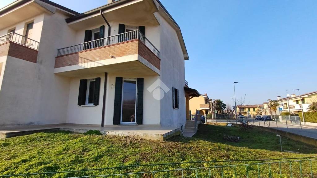 Villa Bifamiliare in vendita ad Agna via Giovan Battista Cromer, 25