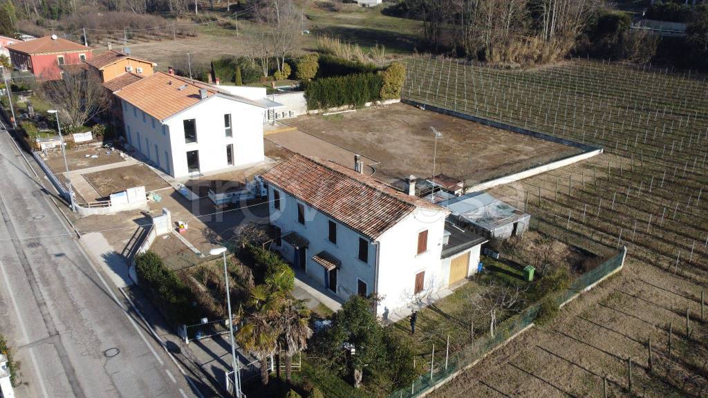 Casa Indipendente in in vendita da privato a Valeggio sul Mincio via del Garda, 96