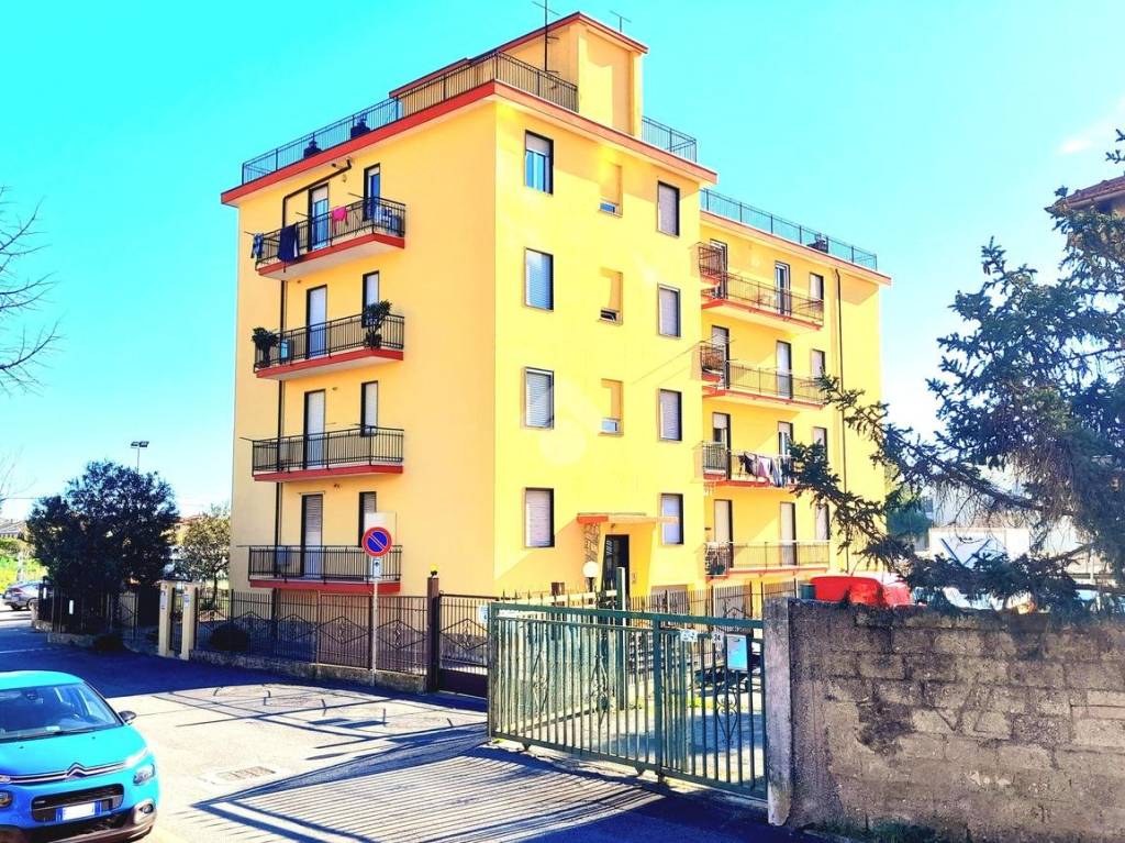 Appartamento in vendita a San Bartolomeo al Mare via Alessandro Manzoni, 28