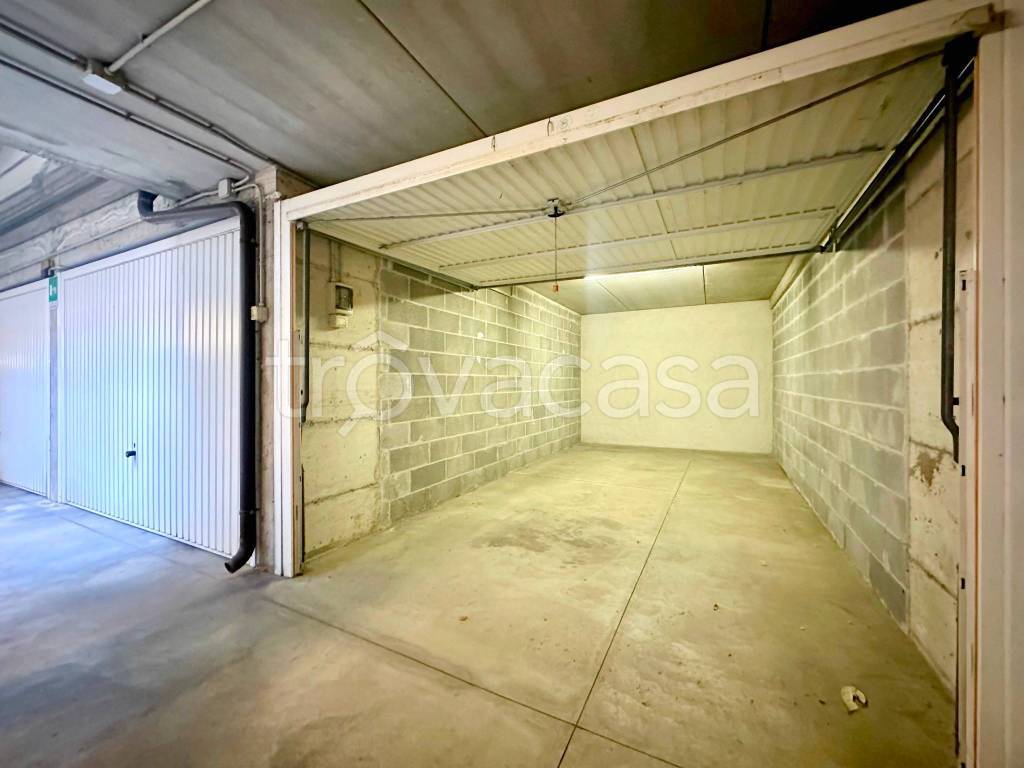 Garage in vendita a Mantova via Attilio Mori, 49