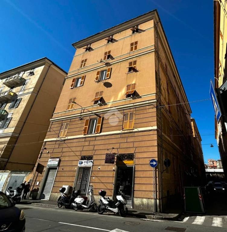 Appartamento in vendita a Genova via Vittorio Leonardi