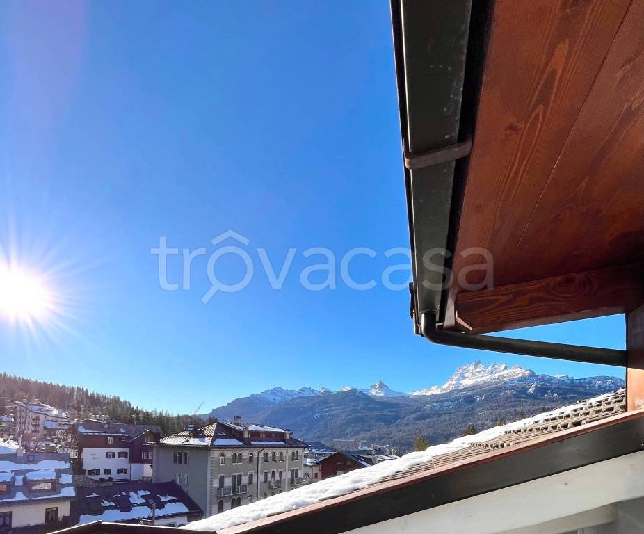 Attico in vendita a Cortina d'Ampezzo via Carlo Franchetti