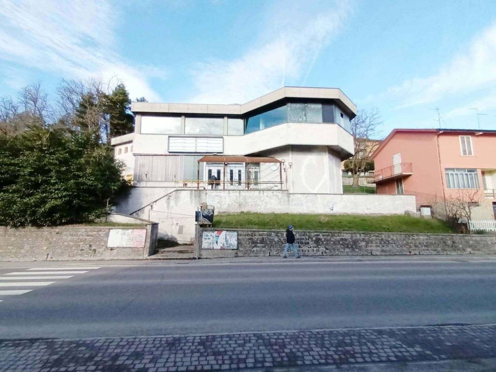 Rustico in vendita a Castelnovo ne' Monti viale Enzo Bagnoli