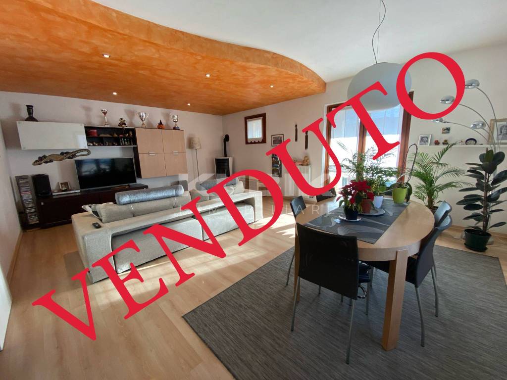 Villa in vendita a Gemona del Friuli via Piovega, 15
