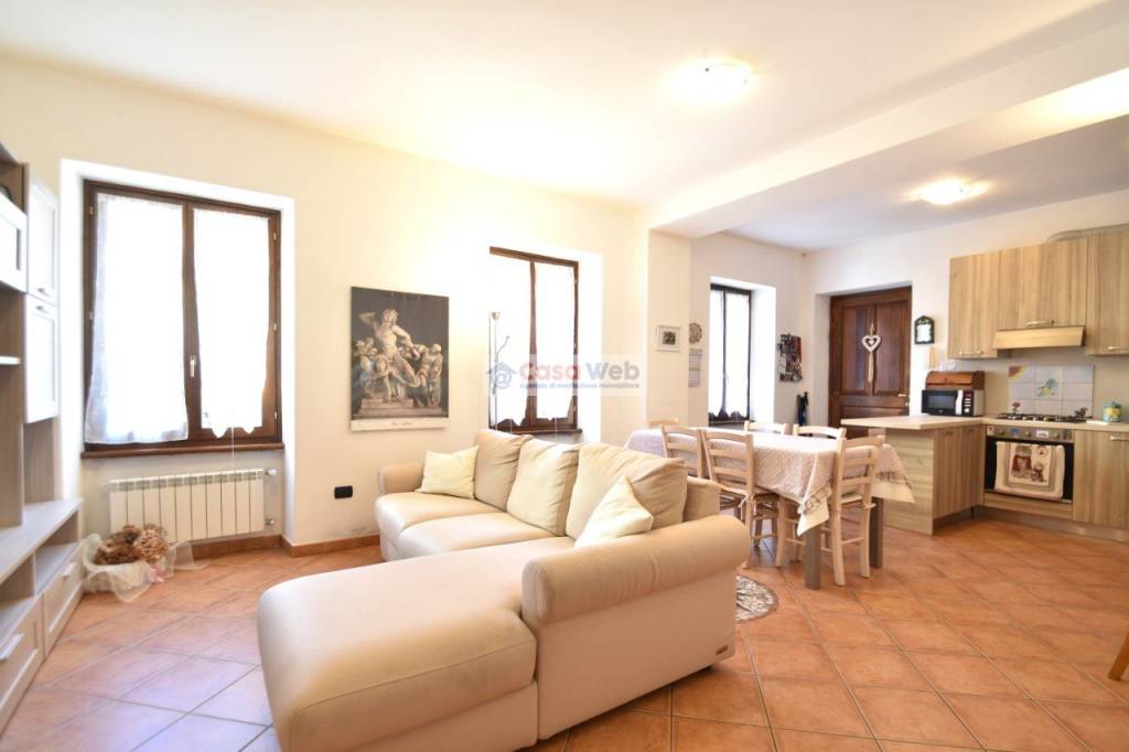 Appartamento in vendita a Dumenza via Guglielmo Marconi, 2