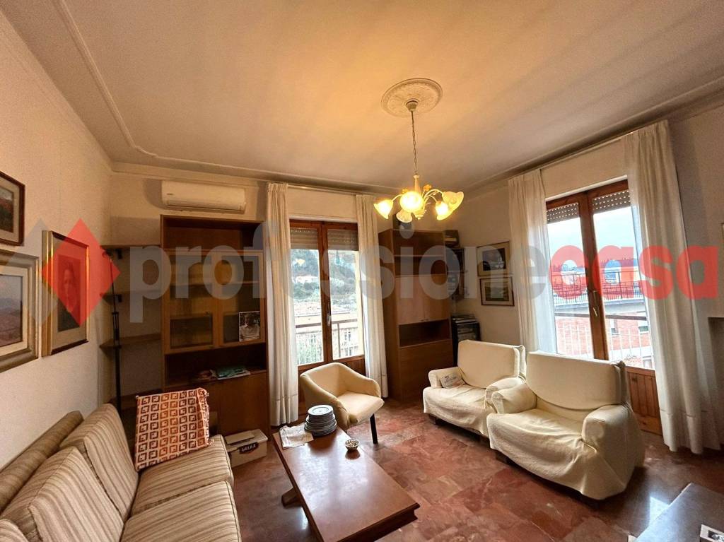 Appartamento in vendita a Colle di Val d'Elsa piazza Martiri di Montemaggio, 1