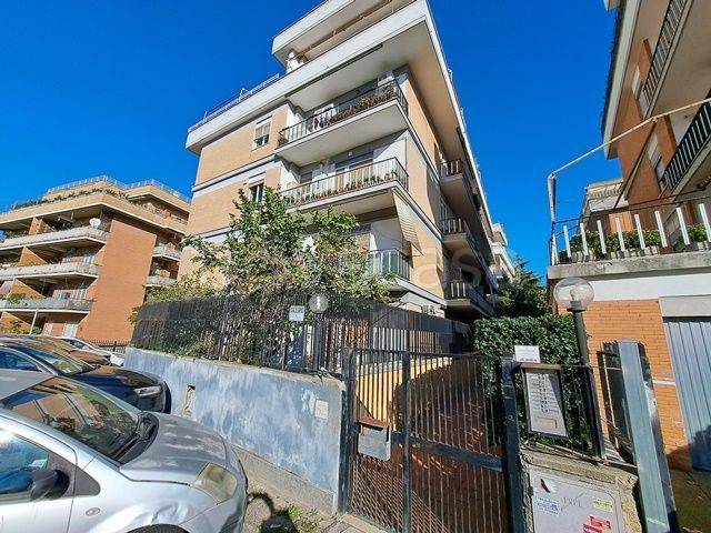 Appartamento in in vendita da privato a Roma via Vincenzo Viara De Ricci, 52