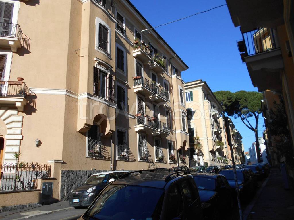 Appartamento in vendita a Roma via Capodistria, 9