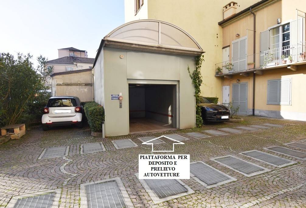 Garage in affitto a Torino largo Gian Domenico Cassini, 4