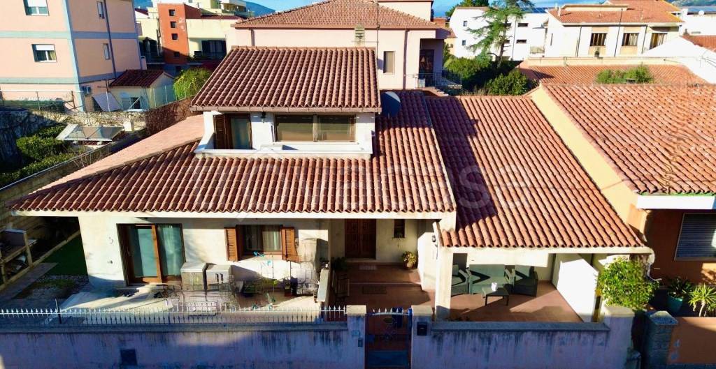 Villa in vendita a Olbia via Bramante, 5