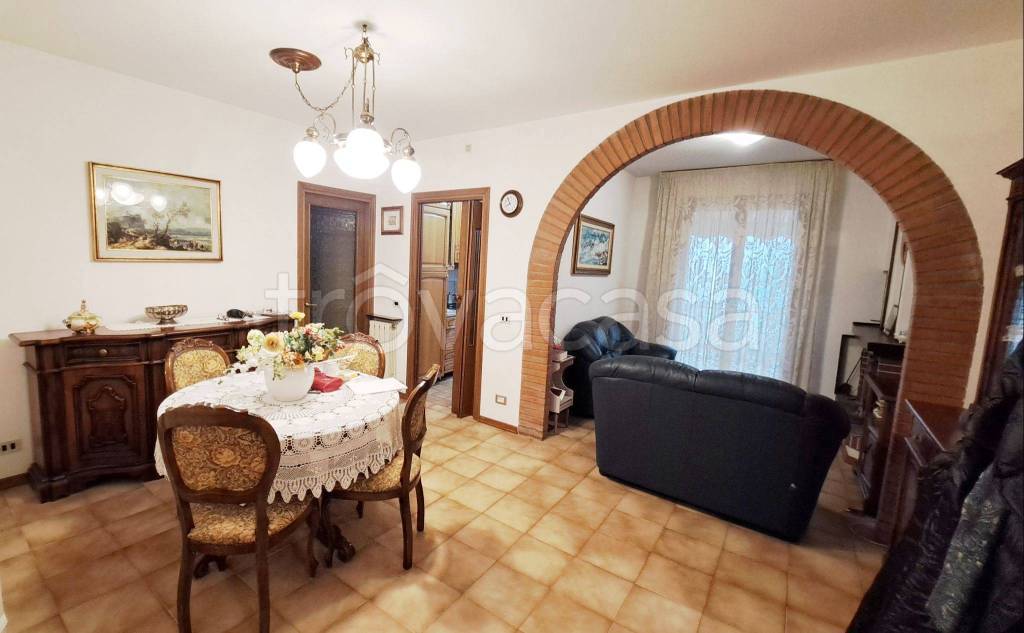 Appartamento in in vendita da privato a Chiusi via Trieste, 121