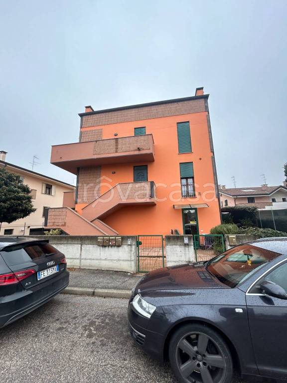 Appartamento in in vendita da privato a Rovigo via Pietro Mascagni, 128