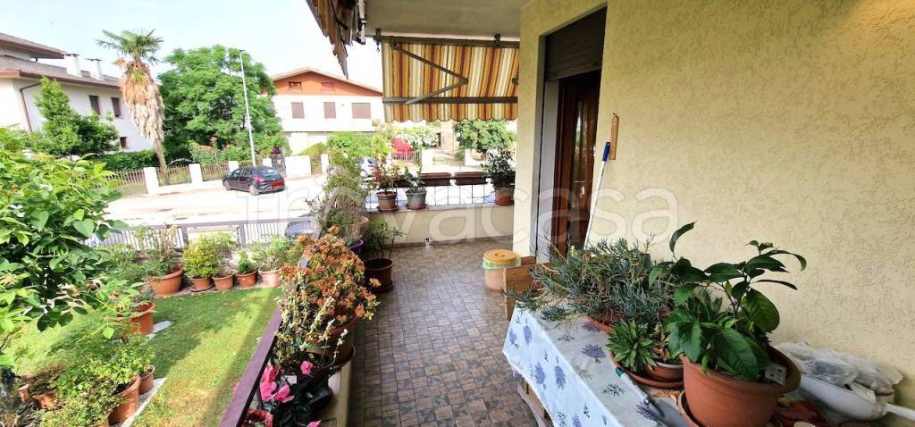 Villa in vendita a Montegrotto Terme via Catullo, 51