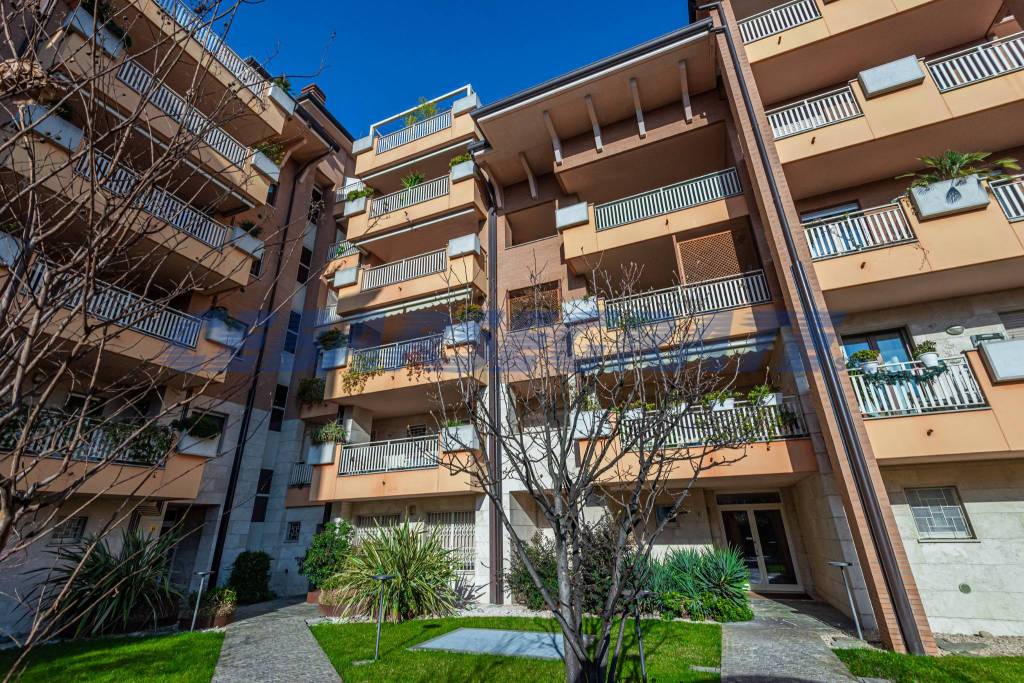 Appartamento in vendita a Segrate via Roma, 25