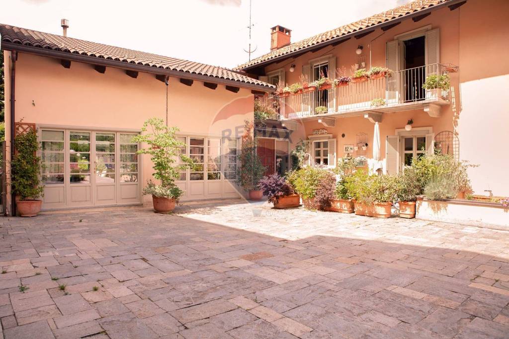 Casa Indipendente in vendita a Torino strada Comunale Di Mongreno, 82