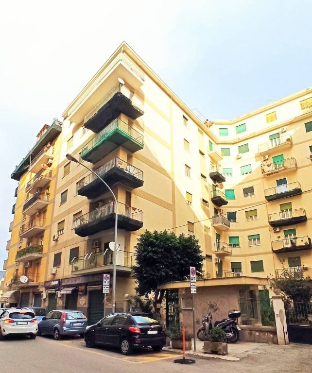 Appartamento in vendita a Palermo via Francesco Domenico Guerrazzi