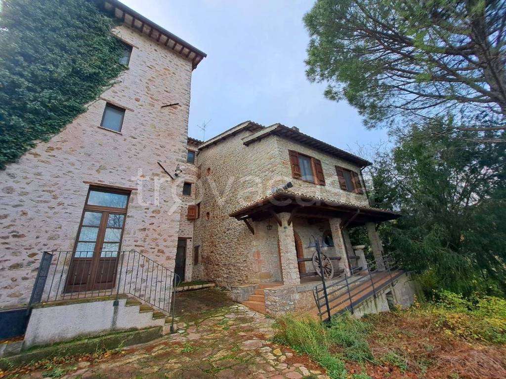 Casale in vendita a Spoleto strada Provinciale di Montemartano