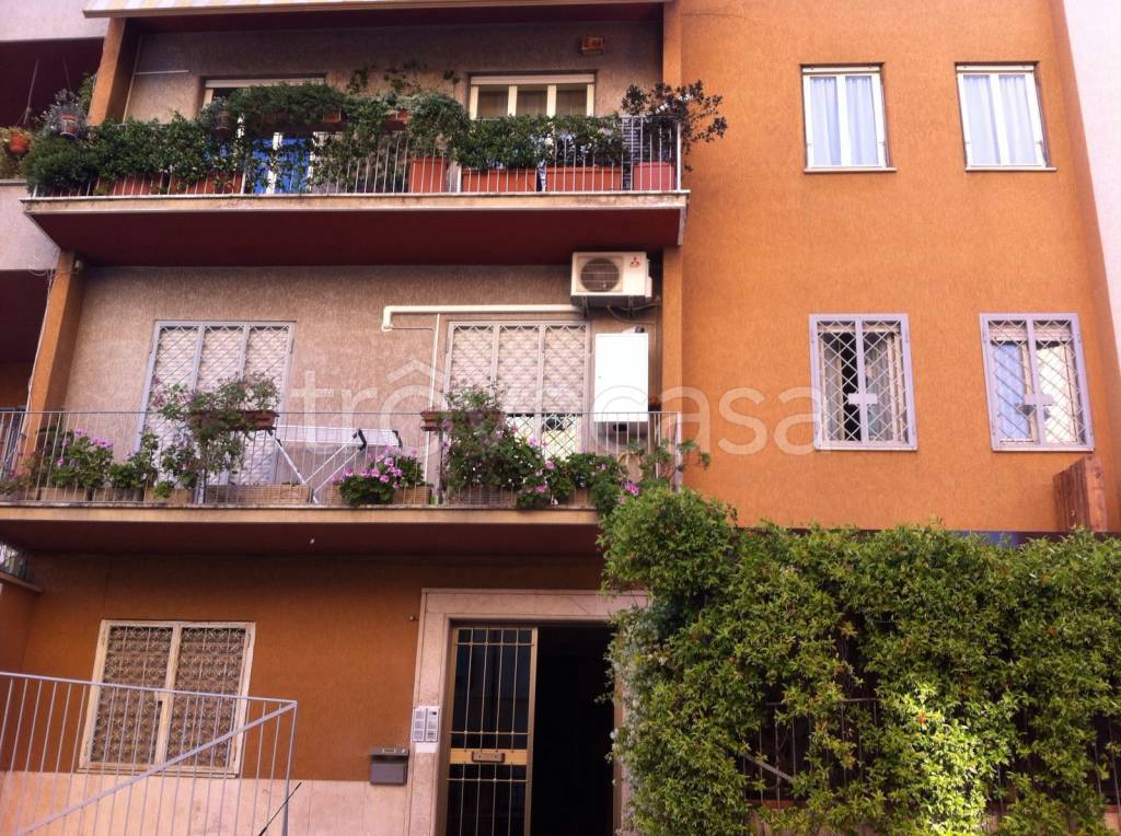 Appartamento in vendita a Roma via Marcantonio Odescalchi