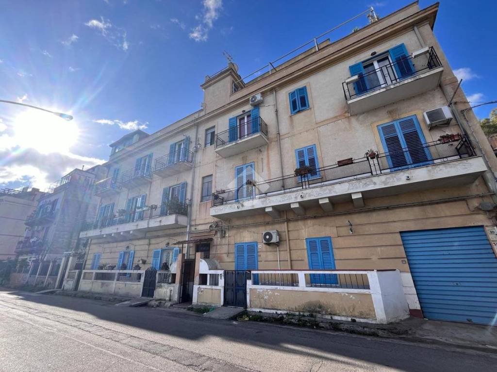 Appartamento in vendita a Palermo via Alla Falconara, 26