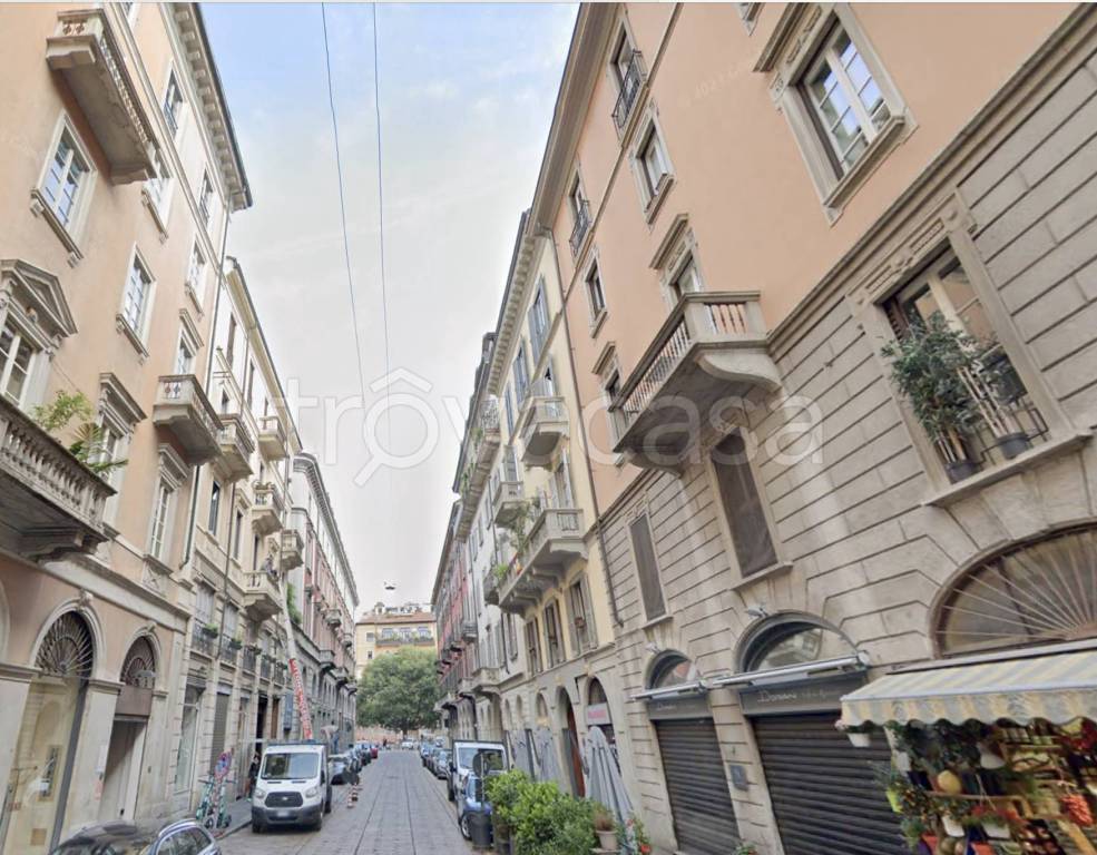 Appartamento in affitto a Milano via Solferino