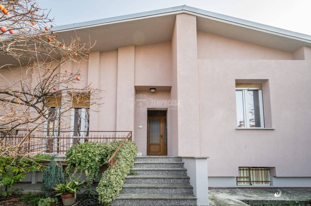Villa in vendita a Medesano via Giovanni Pascoli 9