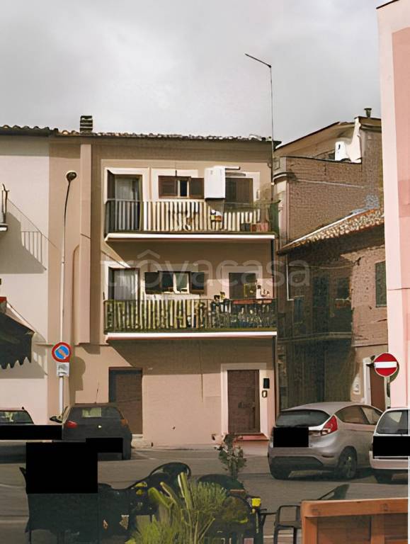 Appartamento all'asta a Castel Sant'Elia piazza d'Azeglio 9