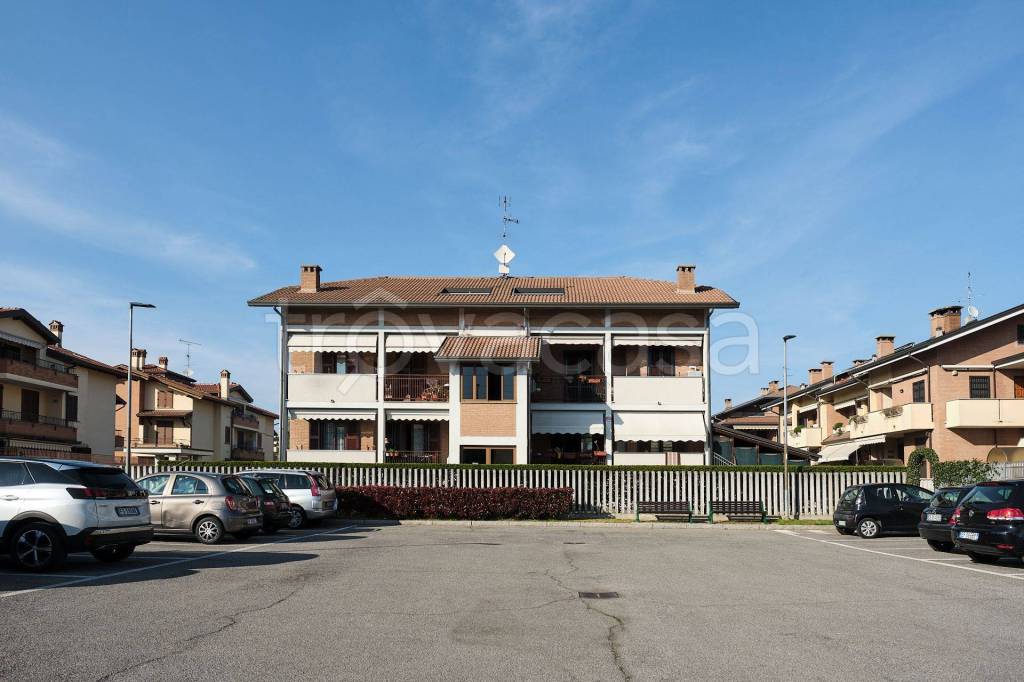 Appartamento in in vendita da privato a Limbiate via Leone Tolstoj, 58
