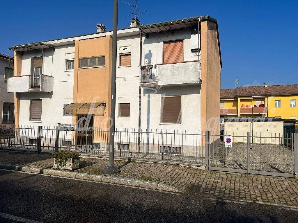 Appartamento in vendita a Montanaso Lombardo via Giuseppe Garibaldi