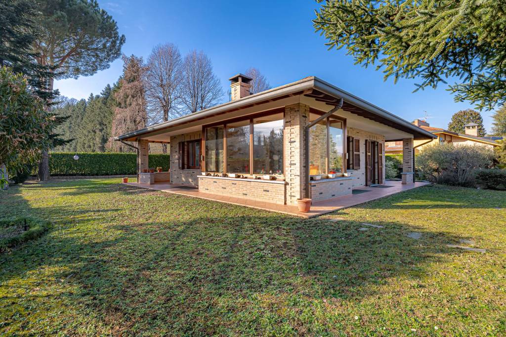 Villa in vendita a Lambrugo via Milano