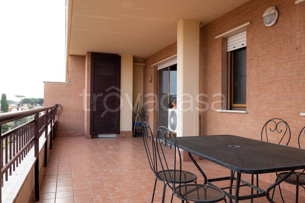 Appartamento in vendita a Roma via Padre Perilli, 46