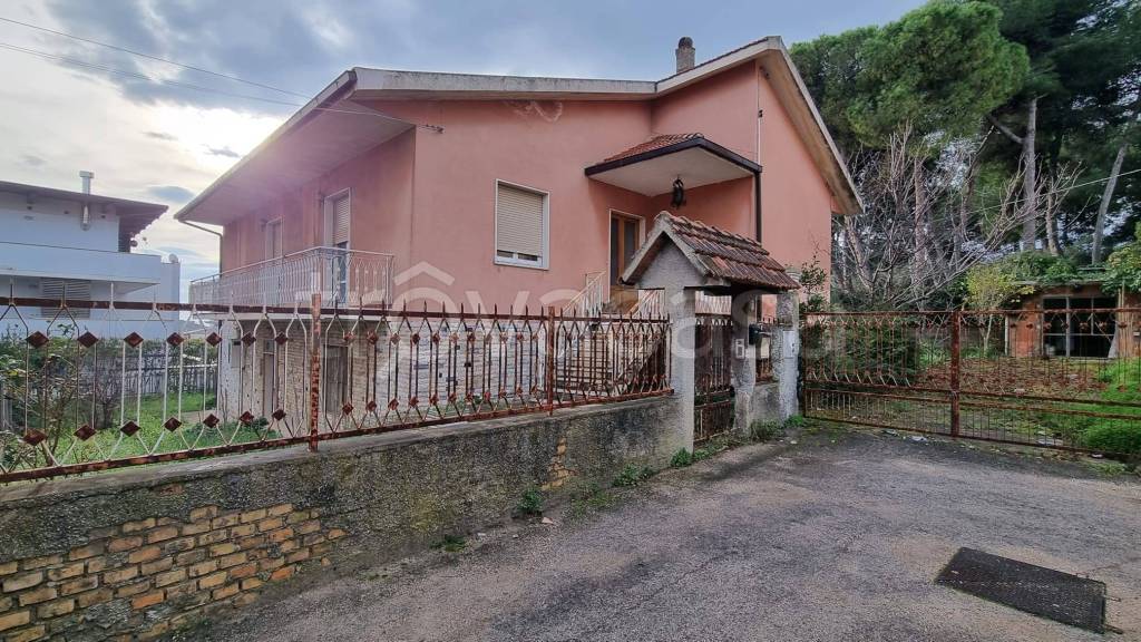Villa Bifamiliare in vendita a Pescara via Monte Midia, 7