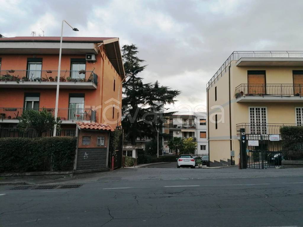 Garage in vendita a Sant'Agata li Battiati via Barriera del Bosco, 10
