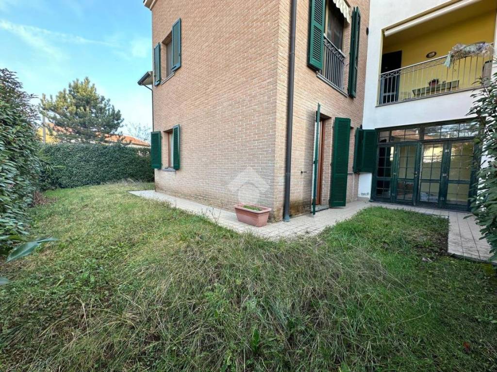Appartamento in vendita a Vaprio d'Adda via Giacomo Leopardi, 2