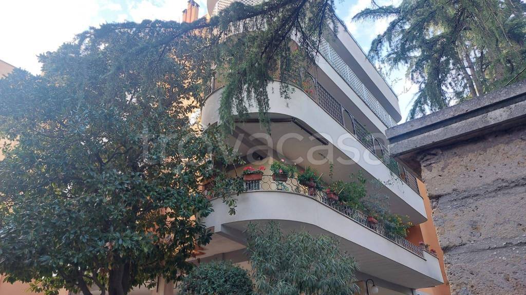 Appartamento in affitto a Roma via Lorenzo Rocci