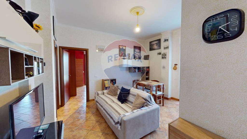 Appartamento in vendita a Roma via San benedetto dei Marsi, 41