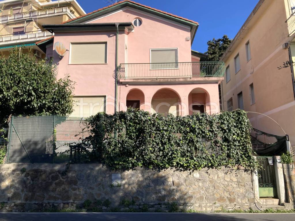 Casa Indipendente in vendita a San Lorenzo al Mare via Pietrabruna, 218