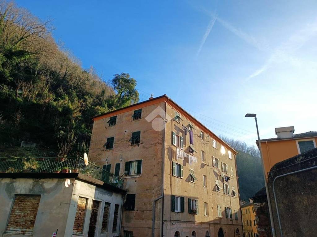 Appartamento in vendita a Genova via fabbriche, 183