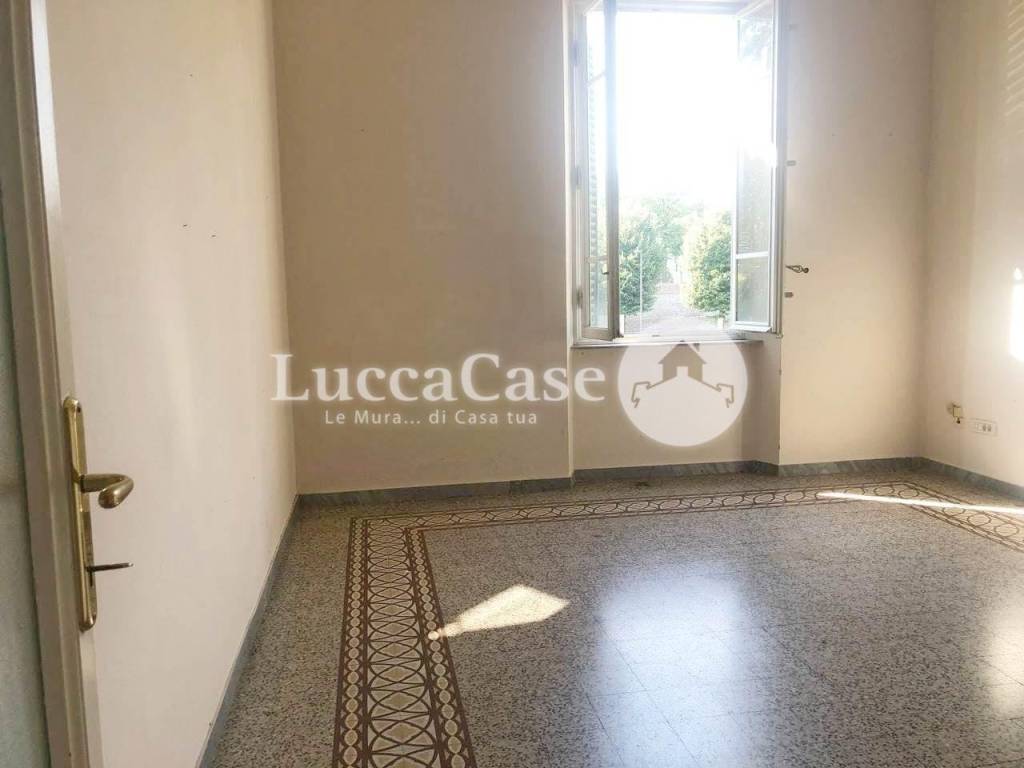 Ufficio in affitto a Lucca viale Armando Diaz,