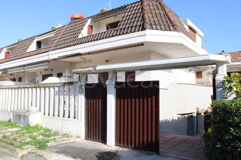 Appartamento in vendita ad Ardea via delle Rondini, 159A